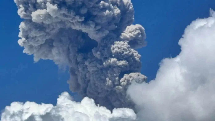 Mayon eruption