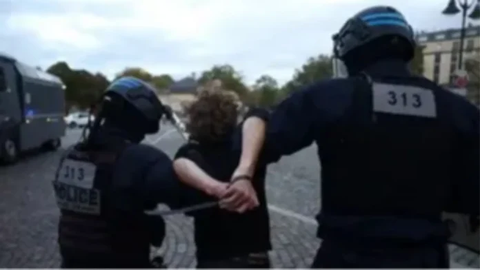haros-1000-protesters-dinakop-france