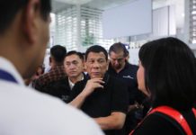 Duterte makes surprise visit to NAIA over flights delays, cancellations du30 in naia 6