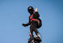 French inventor nabigong tumawid sa English Channel gamit ang flying hoverboard Franky Zapata