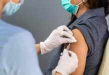 COVID-19 testing para sa mga returning OFWs, nananatiling libre booster vaccination