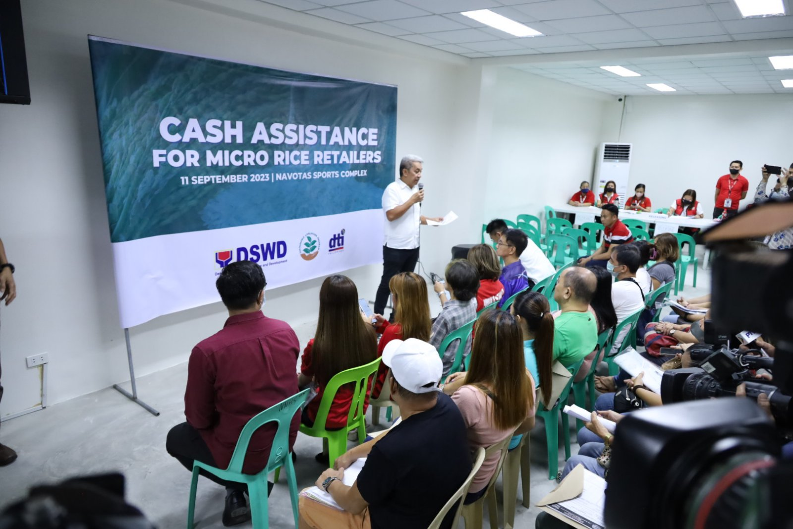 Panibagong bugso ng pamamahagi ng tulong pinansiyal para sa maliliit na ...