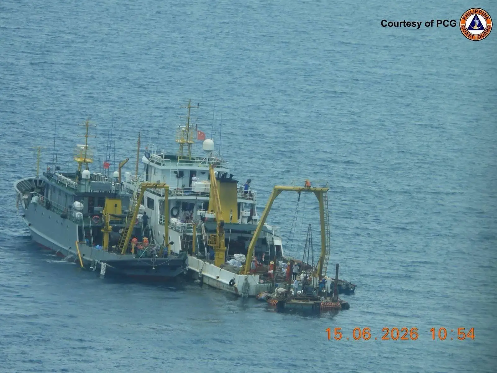 Chinese research vessel, namataang hila ang floating platform sa Bajo ...