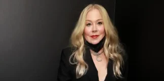 Aktres Christina Applegate ibinunyag na na-misdiagnosed siya ng kaniyang sakit