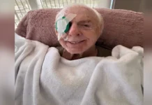 Wrestling legend Ric Flair dinala sa pagamutan matapos matumba