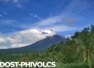 Bulkang Mayon, nagkaroon ng pagbuga ng abo – Phivolcs