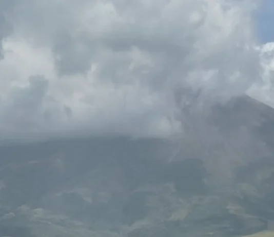 Mt. Mayon, nagkaroon ng moderately explosive eruption