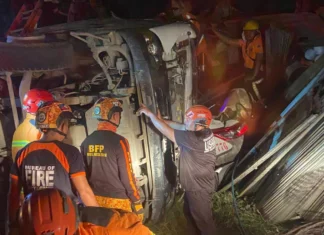 Taxi, inararo, nadaganan ng dump truck sa QC, 6 sugatan