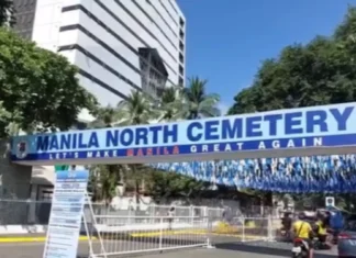 Ilang pamilya, maagang dumalaw sa Manila North Cemetery para maiwasan ang dagsa ng tao sa Undas; Presyo ng kandila at bulaklak, nananatili sa regular na presyo