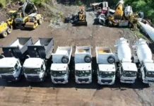 Barangay officials sang Barangay Baybay, Roxas City, ginalantaw nga makabulig ang dugang nga dump truck sa pagkolekta sang mga basura kag pagmentinar sang katinlo sang lugar