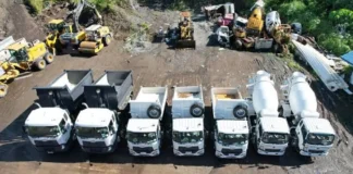 Barangay officials sang Barangay Baybay, Roxas City, ginalantaw nga makabulig ang dugang nga dump truck sa pagkolekta sang mga basura kag pagmentinar sang katinlo sang lugar