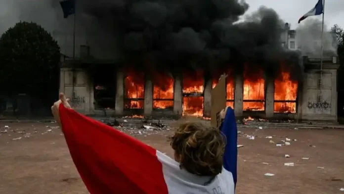 FRANCE-RIOT