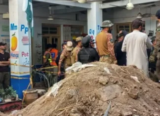 32 ka mga estudyante, patay matapos narumpag ang atop sang eskwelahan sa Pakistan