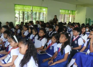 Mga estudyante sa Maayon, gin-edukar sa climate change kag husto nga pagdumala sang basura