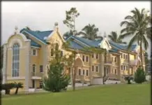 Nasa 100 na pulis, sinalakay ang Kingdom of Jesus Christ (KJC) Compound sa Davao City ni Pastor Quiboloy