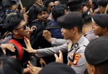 Daan-daang estudyante sa Indonesia nagprotesta kontra sa forest fires at mga polisiya ni Prabowo