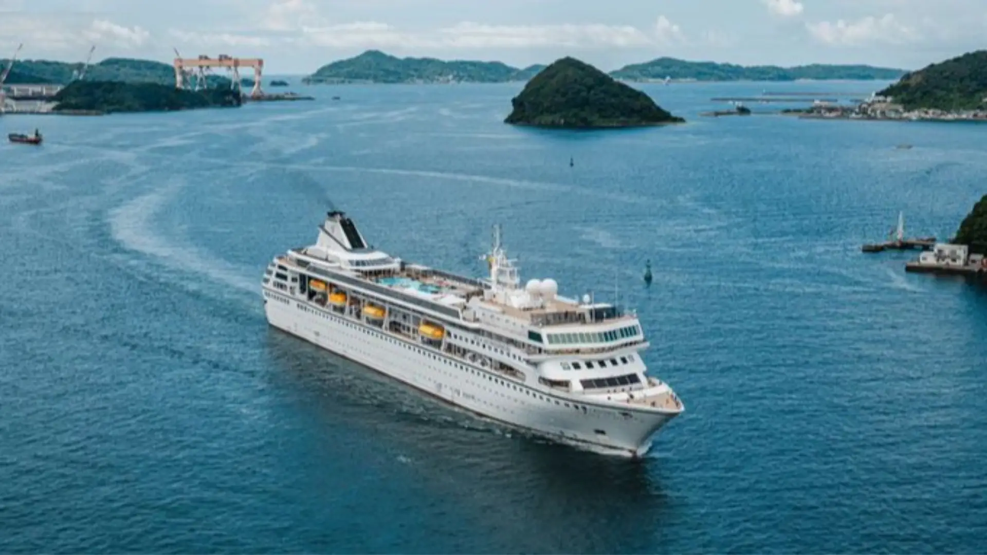 Mahigit 200 cruise ship passengers, na-stranded sa Cambodia