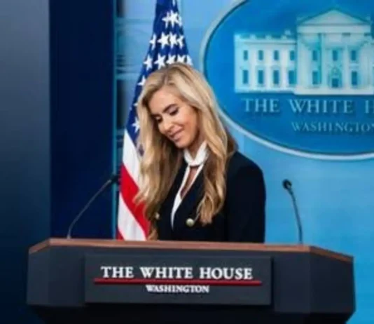 White House press secretary, sinibak matapos ang limang araw sa puwesto