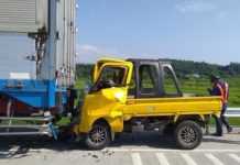 Lalaki a nagmaneho ti multicab, dinungpar na iti nakaparada nga aluminum wing van, natay
