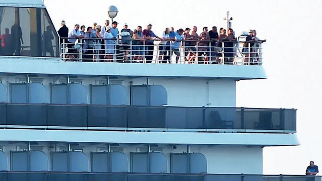 200 a pasahero ti cruise, na-stranded idiay Cambodia