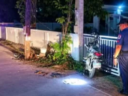 Pannakaidungpar ti motorsiklo iti maysa a poste iti ili ti Caoayan, maysa ti natay