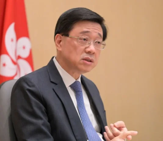 Lider ti Hong Kong, opisyal a nagkiddaw iti pammakawan kalpasan iti nakaro nga uram idiay Tai Po