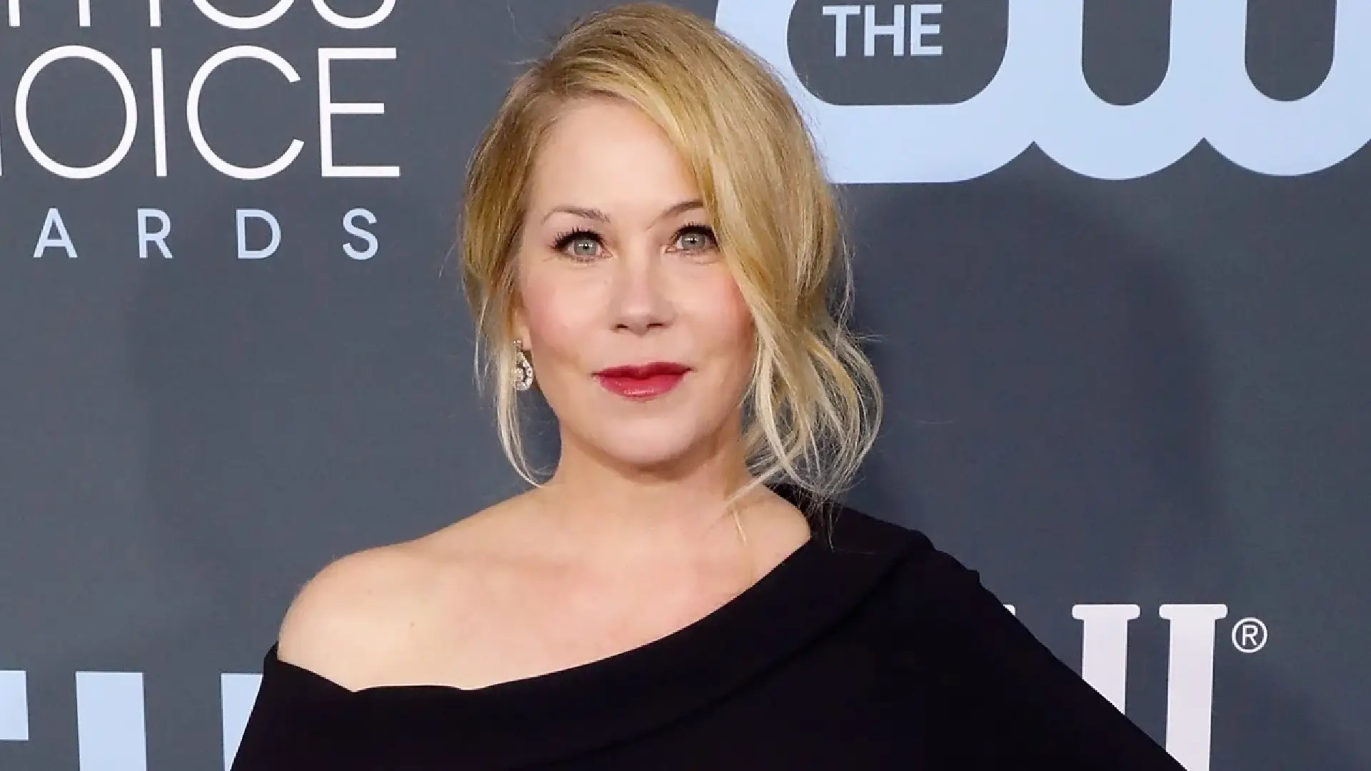 Aktres Christina Applegate, imbutaktakna a na mis-diagnose iti sakit